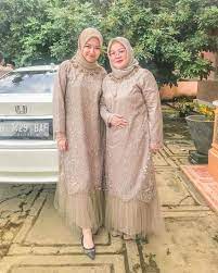 Tile polos stik benang ukuran all size fit to l rok span oby free menyesuaikan stok dan warna kebaya ( tidak bisa request ) kamisol kaos #kebaya #kebayabali #kebayamurah #kebayacantik #bajupesta #bajuwisuda #kebayamodern 14 Ide Gaun Bridesmaid Dari Kain Tile Akar Yang Sedang Tren Kompak Hitsnya Sama Manten