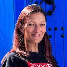 Angela Martinelli's Instagram, Twitter & Facebook