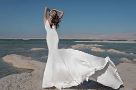 Scarpe lubiam cerimonia uomo sposo vernice nero n. Pnina Tornai Il Fascino Orientale Dei Bridal Dresses Principeschi