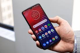 Motorola Moto Z4 review: lost in the ...