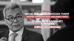 (nstp/mohd khairul helmy mohd din). Promo Owh Mg Kereta Terbang Masa Depan Bersatu Bersama Datuk Seri Redzuan Yusof