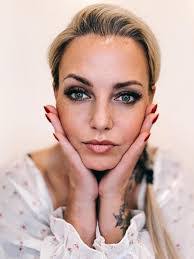 Theresa Hopper's Instagram, Twitter & Facebook