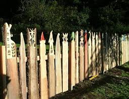 Superschlaue Holzerne Diy Ideen Um Das Haus Zu Schmucken Seite 9 Von 9 Diy Bastelideen Garden Fence Art Fence Art Backyard
