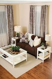 Meskipun ruangan ini tampak kecil, namun penerapan desain minimalis ini mampu membuat ruangan tampak lebih desain yang bersih dan rapi menjadi fokus utama pada konsep ruang tamu di atas. 10 Desain Ruang Tamu Mungil Cocok Buat Keluarga Muda Di Rumah Masa Depanmu Nanti Yukepo Com