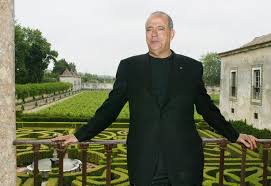 José manuel rodrigues joe berardo gcih, comih (born 4 july 1944), is a portuguese businessman, investor, speculator and art collector. O Herdeiro De Joe Berardo Quem Herda Afinal O Imperio E A Divida De 962 Milhoes Nacional Flash