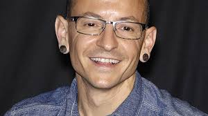 Linkin Park oznámil novou zpěvačku Emily Armstrongovou