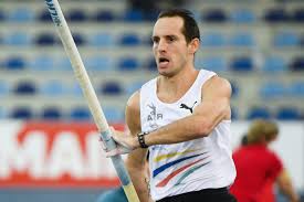 Gold medalist in london in 2012 and silver medalist in 2016, he will compete well for a third. Athletisme All Star Perche Renaud Lavillenie Passe 6 06 M A Aubiere