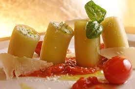 Se sono disponibili risultati del completamento automatico, utilizza i tasti freccia in su e freccia in giù per rivederli e invio per selezionare. La Cucina Di Marco De Luca Paccheri Farciti Con Mozzarella Di Bufala Guazzetto Di Pomodorini Salsa Al Basilico Luciano Pignataro Wine Blog