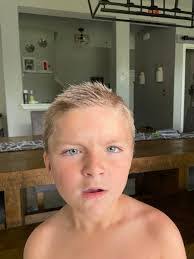 Mandi Armstrong's Instagram, Twitter & Facebook