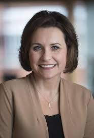 Carolyn Leach's Instagram, Twitter & Facebook