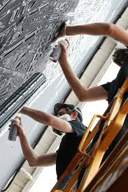 Street Art Decouvrez La Magnifique Fresque De Monkey Bird Au 82 Rue Du Chemin Vert
