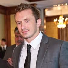 Ryan Birch (@RyanBirchyy)