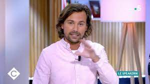 Le jeune homme rêve de travailler à la télévision et s'inscrit en dut de journalisme à cannes. Bertrand Chameroy Le Speakerin 2 C A Vous 18 09 2020 Youtube