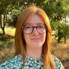 Kim Hibbert's Instagram, Twitter & Facebook