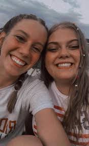 Two female contracts available at Sparks II apartments for August  2024-August 2025! It's a 4 person apartment, 2 bedrooms and 1 bathroom.  It's fully furnished! It's right behind the VASA, down the