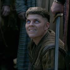Ivar The Boneless Is Reported To Have Had Legs As Soft As Cartilage He Lacked Bones So That He Was Unable To Vikings Ragnar Vikings Tv Show Rollo Vikings Viking tanrısı odin'den geldiğini ileri sürmüştür. ivar the boneless is reported to have