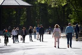 (.) je m'attends d'ici peu à voir un accident frontal dans le virage près de la patinoire. Le Bois De La Cambre Ferme Apres La Crise L Idee Fait Son Chemin Belgique 7sur7 Be