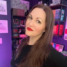 Mother Knows Best: Tales of Homemade Horror (A Women in Horror Anthology):  Ryan, Lindy, Hartmann, Sadie: 9781645481393: Amazon.com: Books