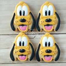 Pin By Yael Kaldor On Pryaniki Mult Disney Cookies Sugar Cookies Decorated Cookie Decorating