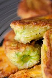 Beignets De Fleurs De Courgettes Farcies Food For Love Fleur De Courgette Farcie Courgettes Farcies Recettes De Cuisine