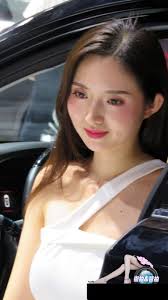 车模兽兽性欲发作私毛冲透内裤裆的大图照| 透视照片Large picture of car model animal animal libido  bursting into the panty crotch