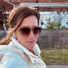 Meg Wingfield (megswingfield)