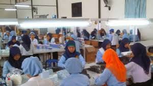 Jokowi yang tiba sekira pukul 11.24 wib, langsung memasuki pabrik tersebut dan melihat proses pembuatan bulu mata palsu serta rambut palsu. Lowongan Kerja Pt Yuro Mustika Purbalingga 2019 Loker Pemalang