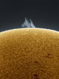 Alan Friedman S Astonishing Hd Photographs Of The Sun Shot From His Own Backyard Colossal Such images will allow experts to study the sun and the space weather it creates. alan friedman s astonishing hd
