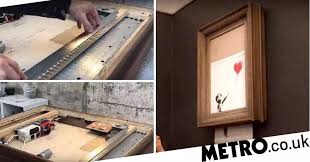 Check out banksy's 10 most amazing works of art! Banksy Banksy Reveals He Put Shredder In Artwork S Frame Years Before It Was Auctioned Auction