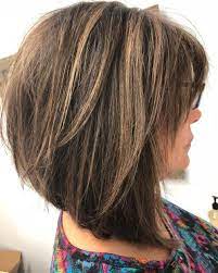 Ob gel, schaumfestiger oder haarspray. 80 Best Hairstyles For Women Over 50 To Look Younger In 2021