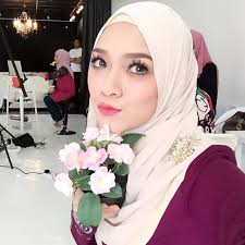 Ruhainies atau nama sebenarnya ruhainies zainul ilyas, 23, berkata, wajah, suara dan fizikalnya yang hampir sama dengan nora danish itu membuatkan dia sering menerima tempias populariti aktres itu. Wajah Mirip Nora Danish Ruhainies Bukan Tumpang Popular Mynewshub