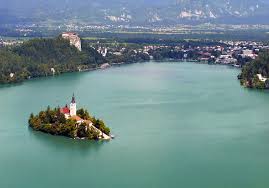 Visit And Explore The Church On An Island In Lake Bled Slovenia Kastelen