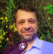 My car needs a wash, but I noticed there was a piece of fluff that has got  stuck to the rear window and is keeping one little circle clean ￼