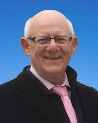 Elizabeth Sjolander's Instagram, Twitter & Facebook