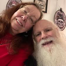 How to tell a gator from a croc?? There are many differences between crocs  and gators, but some basics- gators have a more round broad snout, crocs  more narrow, gators are usually