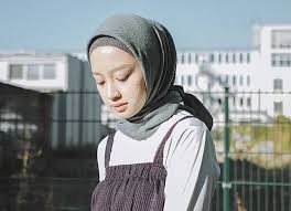 Maybe you would like to learn more about one of these? Nggak Harus Hitam 4 Jilbab Dengan Warna Netral Ala Gitasav Ini Bisa Kamu Coba Loh Facetofeet Com Line Today