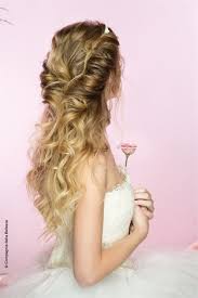 Shags, layered cuts, straight and curly hairstyles, braids, ponytails, updos and many more ideas for your seriously long luscious locks. Hairstyles And Weddings Bridal Styles Vogue It
