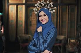Download mp3 malaysia irama melayu gratis, ada 20 daftar lagu malaysia irama melayu yang bisa anda download. Video Tak Perlu Bandingkan Dengan Siti Reaksi Netizen Untuk Lagu Irama Malaysia Wany Hasrita Yang Dah Trending Media Hiburan