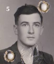 encore une photos de jeunes Luzycois: En haut: Fred Cyrille, Arnaud  Fredouille, Julien Lambert, Clovis Pacaut, Jeremy Vandenbonne, Bruno Cloix,  et Mickaël Pacaut. En bas: Laurent Mancion, Marcel Andriot, Loïc Lavallade,  Antoine