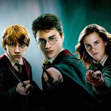 This deck of harry potter playing cards is designed by aquarius and officially they're the perfect piece of harry potter memorabilia to add to your collection. Harry Potter Bientot La Serie Momes Net