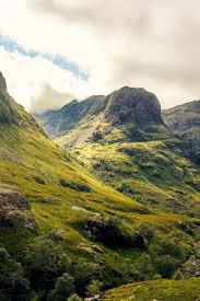 Elle abrite l'une des étendues sauvages les plus vastes de l'europe de l'ouest, paradis de la faune. Glencoe Scotland Ecosse Mountains Highland Lotte Karotte Glencoe Scotland Ecosse Mountai Scotland Wallpaper Scotland Landscape Mountain Landscape