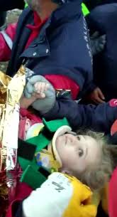 Ayda bebek kurtulma anı, ayla bebek kurtarulma anı, ayla gezgin izmir depreminin 91. Izmir De Umutlari Yeserten Uc Mucize Idil Elif Ve Ayda Independent Turkce