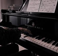 Pin By Benjamin Ignacio Vicencio Garc On Aes Music In 2020 Music Aesthetic Dark Aesthetic Piano