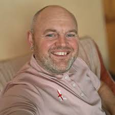 Hoppy now ear. I mean hippy no ears. Eh merry new year yours. Hell bloody  ol the bist for 6202, I mean have a good no ear. Ah stuff it i'm having