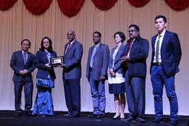 Pejabat pembangunan negeri sarawak unit penyelarasan pelaksanaan jabatan perdana menteri (icu jpm) tingkat 9, menara pelita jalan tun abdul rahman yaakub, petra jaya 93050 kuching sarawak tel : Perkhidmatan Awam Sarawak Antara Terbaik Di Negara Utusan Borneo Online