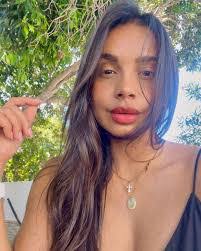 Taryn Alexander's Instagram, Twitter & Facebook