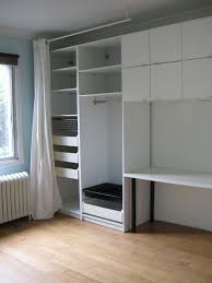 Tight Spaces The Curtain Closes Over The Wardrobe Area And Beside It Is A Grea Kleiderschrank Kinderzimmer Kleiderschrank Fur Dachschrage Ikea Kleiderschrank