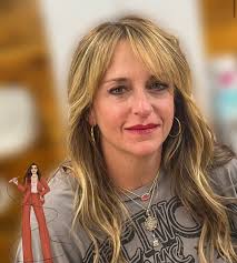 Cosmetic Tattoo Artist