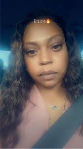 Thea Lamb's Instagram, Twitter & Facebook