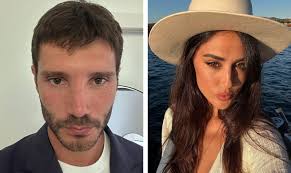 Stefano De Martino con la hermana de Belén en Cerdeña, ¿paz hecha?